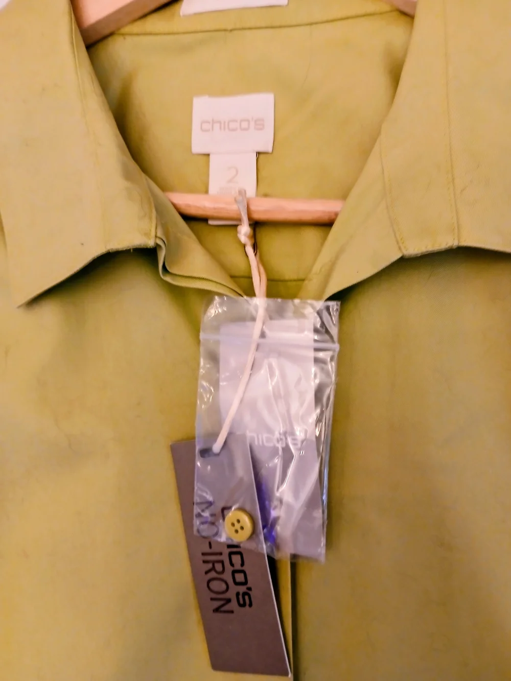 Chico’s No Iron Stretch Shirt Lime Green Button Down Blouse Top NWT Size 2